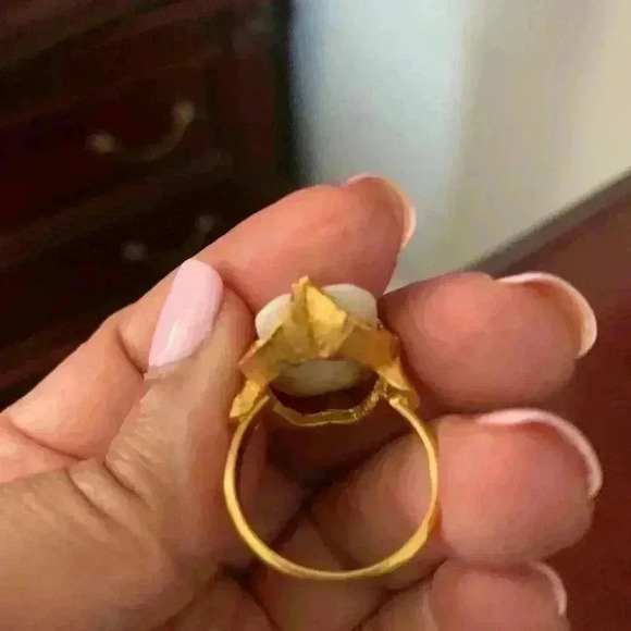 🔥2/40$🔥Beautiful women’s  ring. Never worn - Picture 6 of 9
